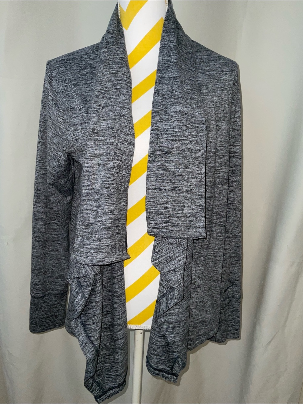 Nike Women’s Gray Marled Draped Open-Front Cardigan
